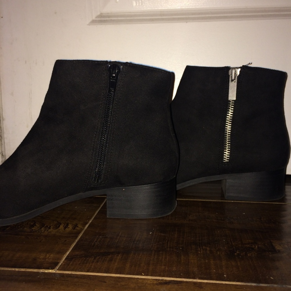 Ankle Boot - Picture 4 of 7